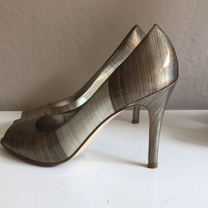 Silver pumps